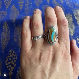 Beautiful Ribbon Boulder Turquoise and Sterling Silver Ring -  one of a kind!